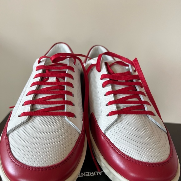 Saint Laurent men’s Court Classic Leather Low-Top Sneakers - Picture 9 of 14